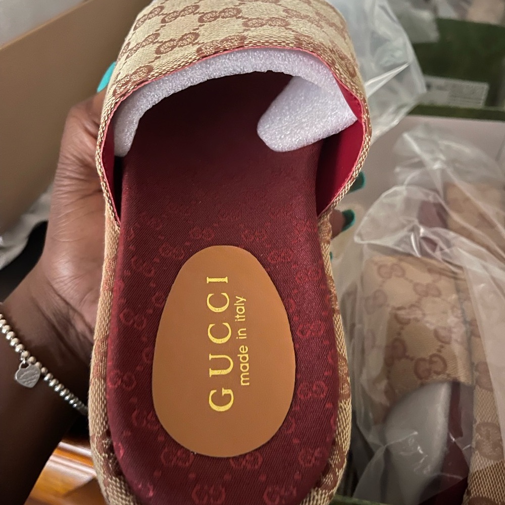 Gucci slides size 10